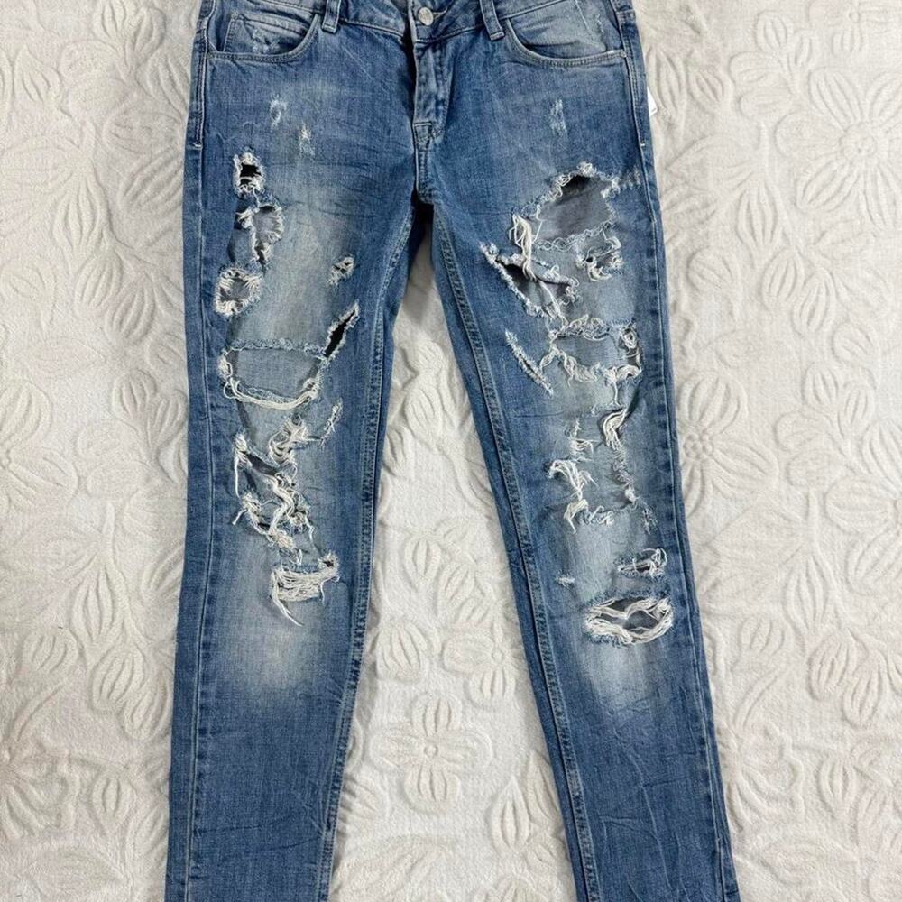 Hm blue distressed skinny jeans